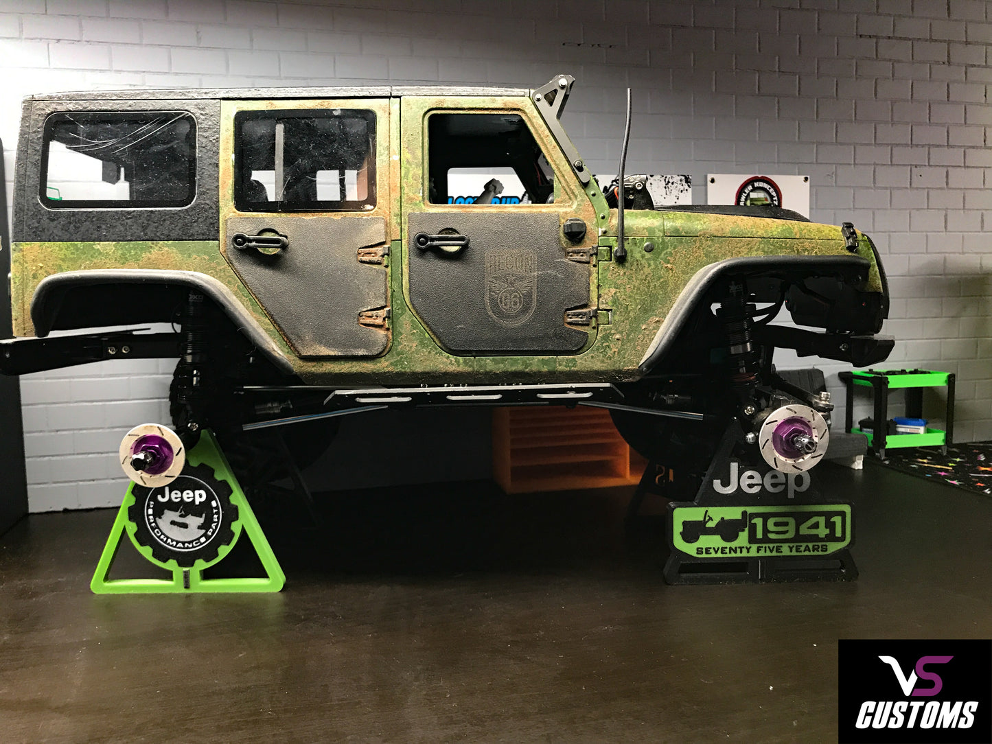Jeep JK Gear Vintage style Off-road Logo RC Crawler Axle Stand