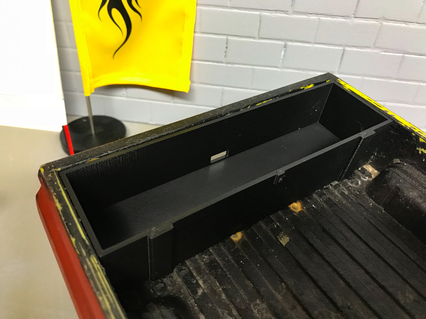 1:10 RC4WD Toyota Tool Box